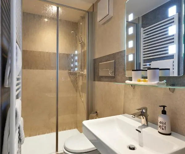 בית הארחה Haus Iris 3*